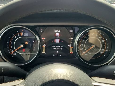 Used 2023 Jeep Gladiator Sport AWD/4WD image 22