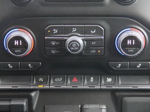 Used 2021 Chevrolet Silverado 1500 LT image 48