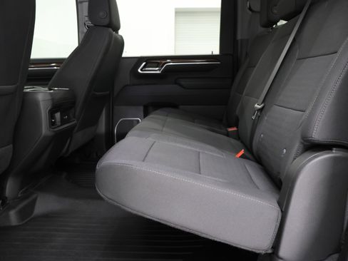 Used 2024 Chevrolet Silverado 3500 LT w/ Convenience Package image 9