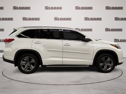 Used 2018 Toyota Highlander Limited Platinum image 6