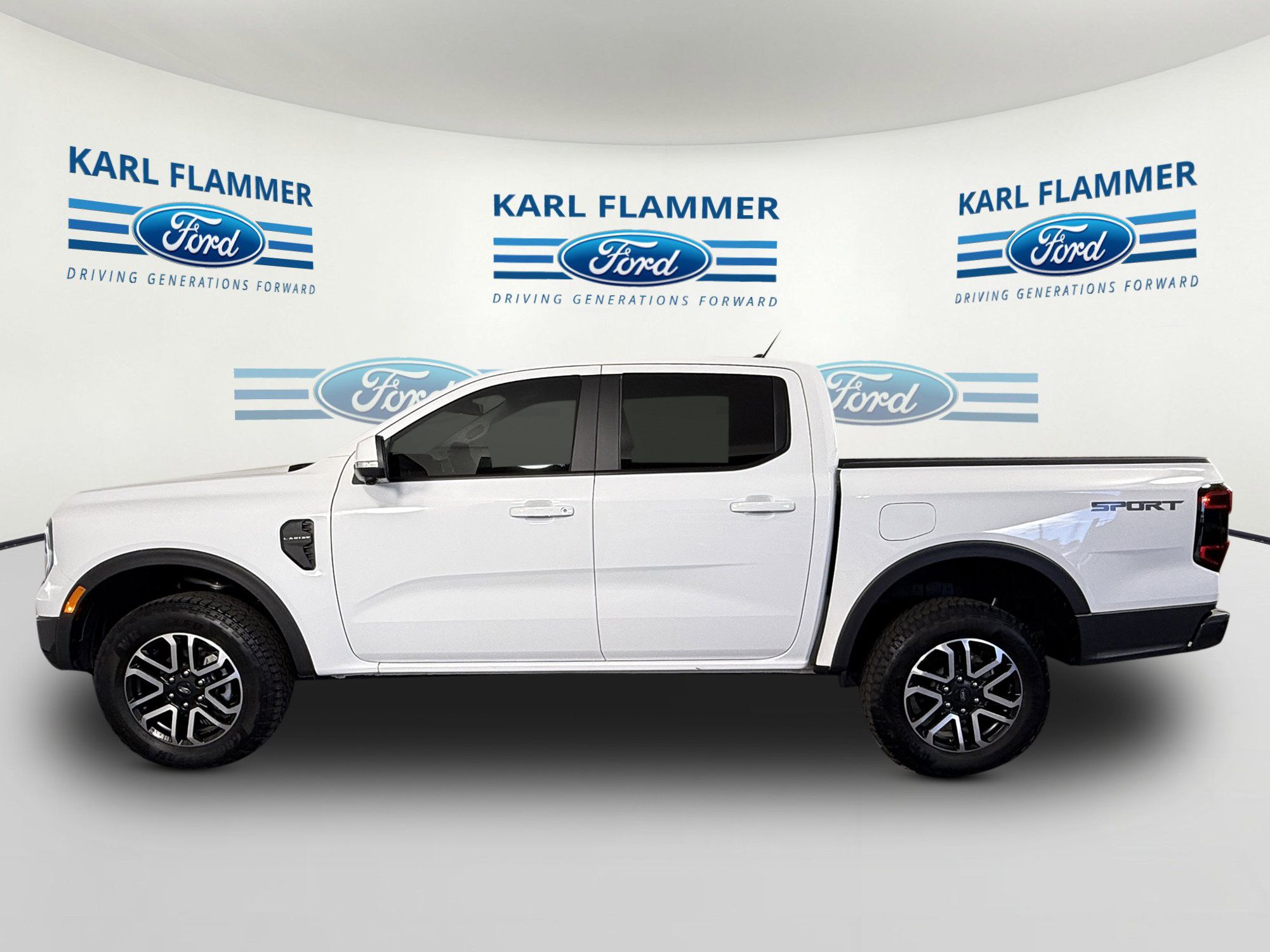 Used 2025 Ford Ranger Lariat w/ Trailer Tow Package RWD image 5