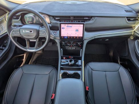 New 2025 Jeep Grand Cherokee L Limited w/ Black Appearance Package image 17