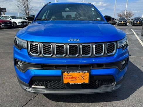 Used 2024 Jeep Compass Latitude AWD/4WD image 9