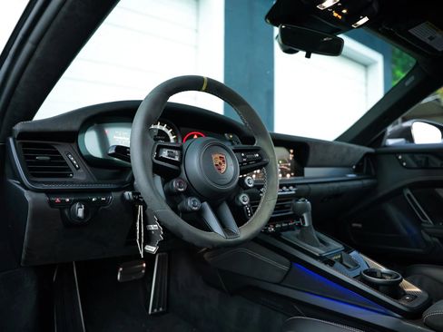 Used 2024 Porsche 911 GT3 RS RWD image 32