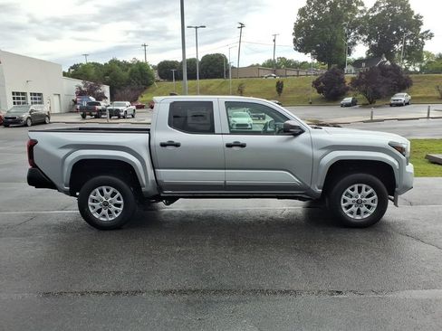 Certified 2025 Toyota Tacoma SR AWD/4WD image 26
