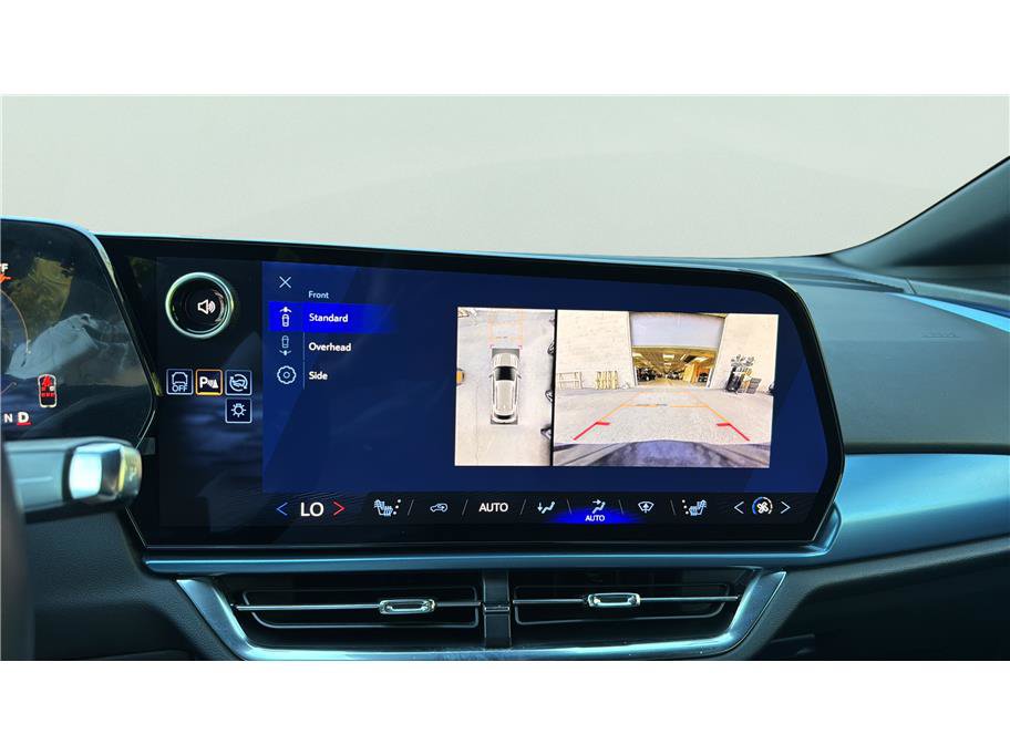 Used 2024 Chevrolet Equinox EV LT FWD image 40