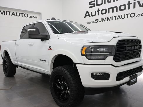Used 2023 RAM 2500 Limited AWD/4WD image 2
