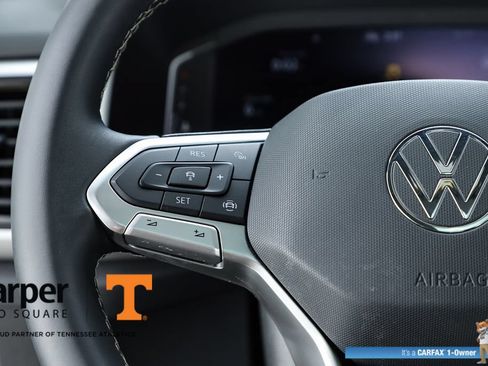 Used 2022 Volkswagen Atlas Cross Sport SE w/ Panoramic Sunroof Package FWD image 58