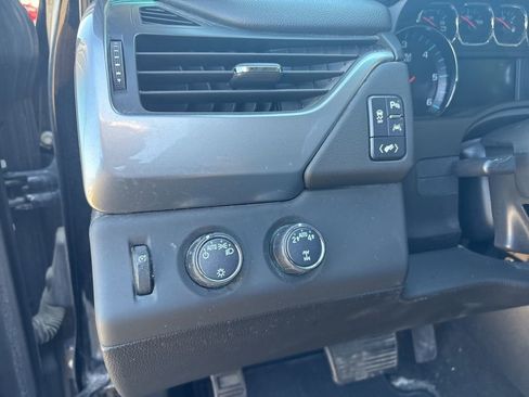 Used 2018 Chevrolet Tahoe LT image 16
