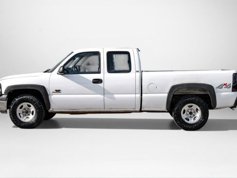 Used 2000 Chevrolet Silverado 1500 4x4 Extended Cab w/ Firm Ride Suspension Pkg image 9