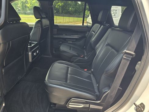 Used 2021 Ford Expedition XLT AWD/4WD image 13