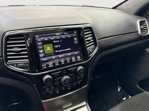 Used 2021 Jeep Grand Cherokee Laredo X AWD/4WD image 24