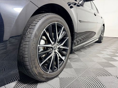 Used 2024 Toyota Camry SE image 12