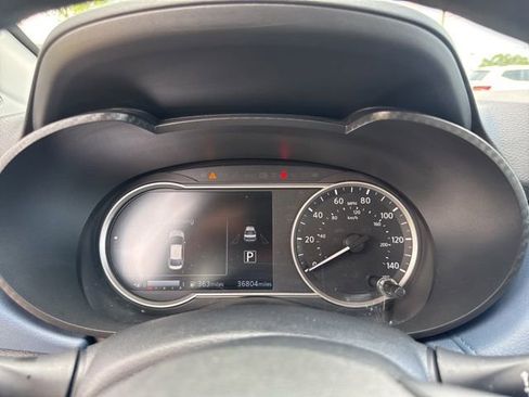 Used 2025 Nissan Versa SV FWD image 24