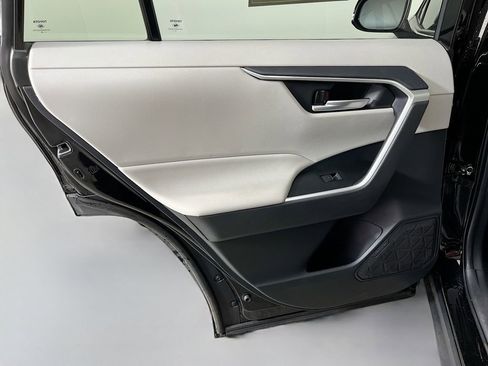 Used 2025 Toyota RAV4 XLE w/ Convenience Package image 31