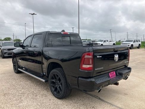 Used 2024 RAM 1500 Laramie AWD/4WD image 3