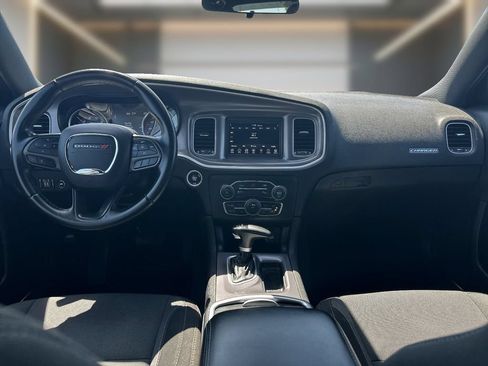 Used 2022 Dodge Charger SXT RWD image 11