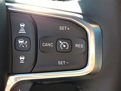 Used 2025 RAM 1500 Laramie image 29