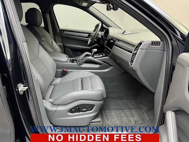 Used 2023 Porsche Cayenne Platinum Edition AWD/4WD image 19