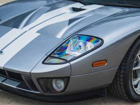 Used 2006 Ford GT RWD image 24