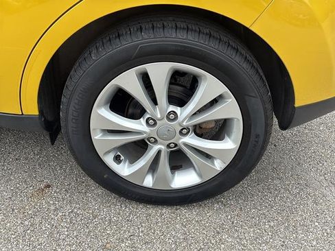 Used 2016 Kia Soul + FWD image 9