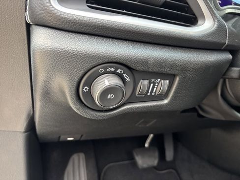 New 2026 Chrysler Pacifica Select image 24