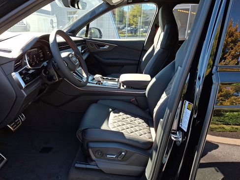 New 2026 Audi SQ7 Prestige image 9