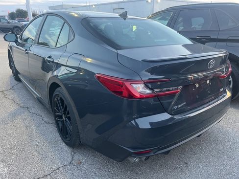 Used 2025 Toyota Camry SE image 6