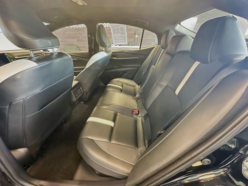 Used 2025 Toyota Camry SE FWD image 29