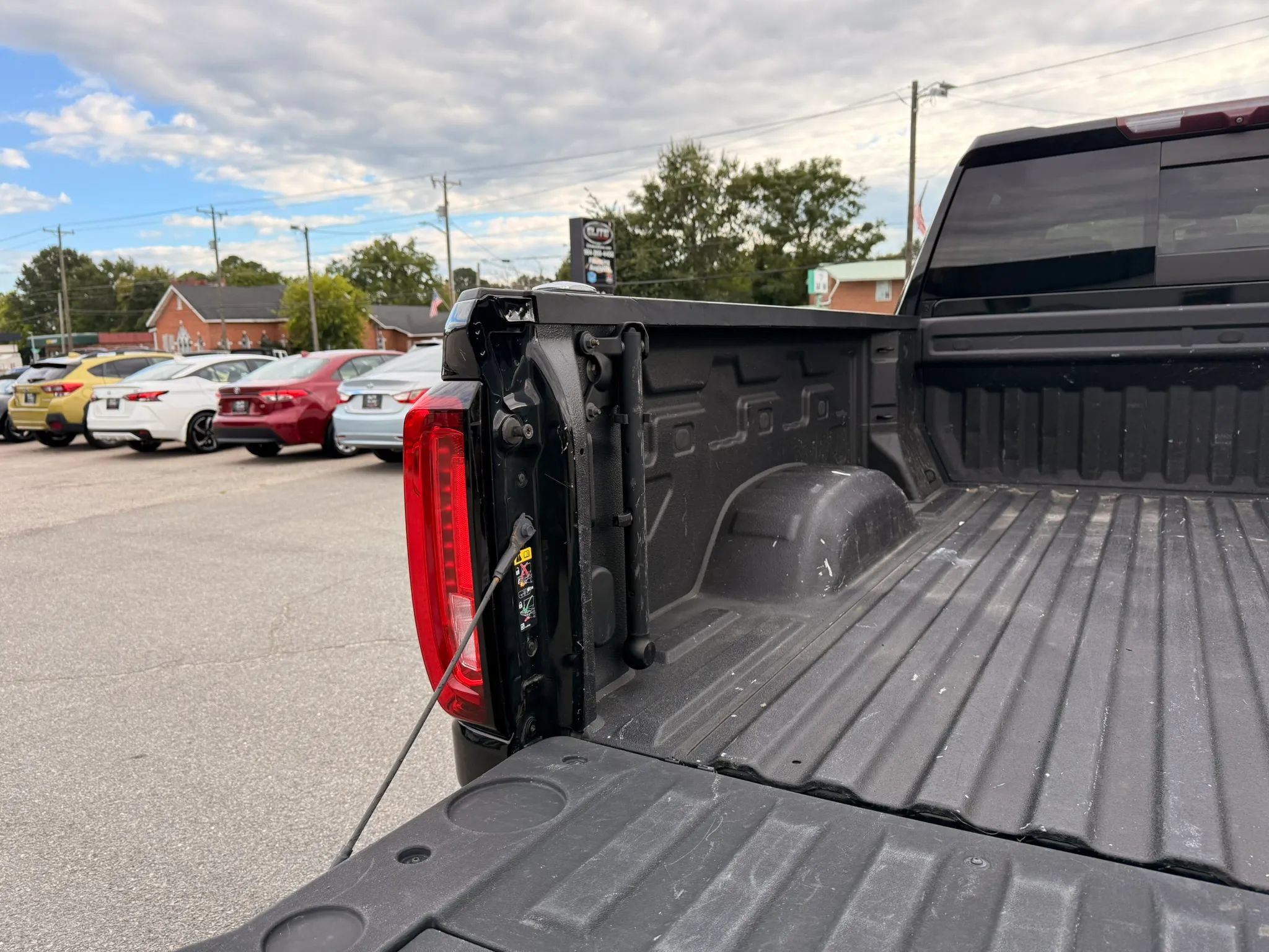 Used 2022 GMC Sierra 2500 SLT w/ SLT Convenience Package AWD/4WD image 12