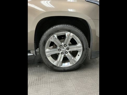 Used 2016 Cadillac Escalade ESV Luxury image 40