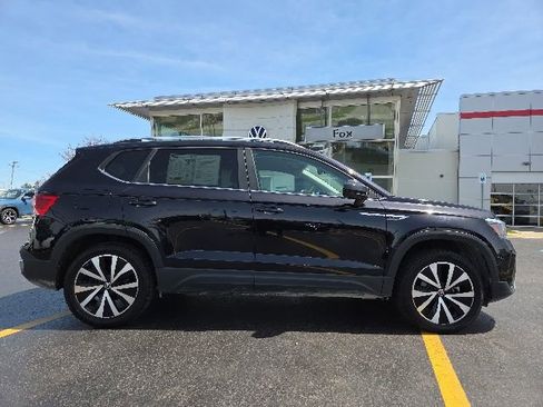 Used 2023 Volkswagen Taos SE AWD/4WD image 8