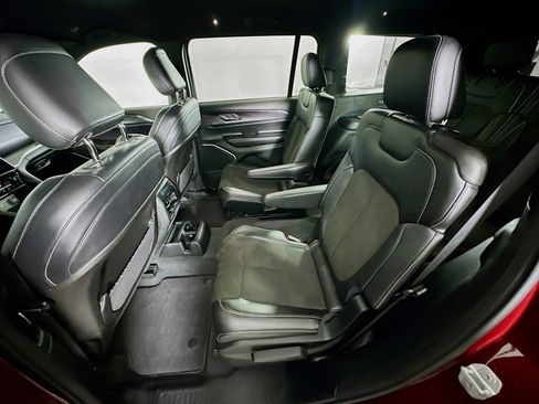 Used 2021 Jeep Grand Cherokee L Laredo image 28