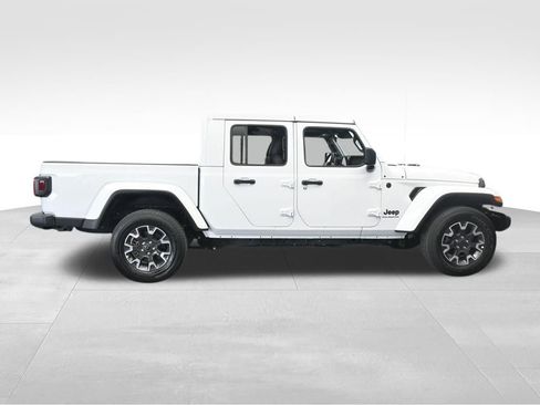 Used 2024 Jeep Gladiator Sport w/ Premium Package image 7