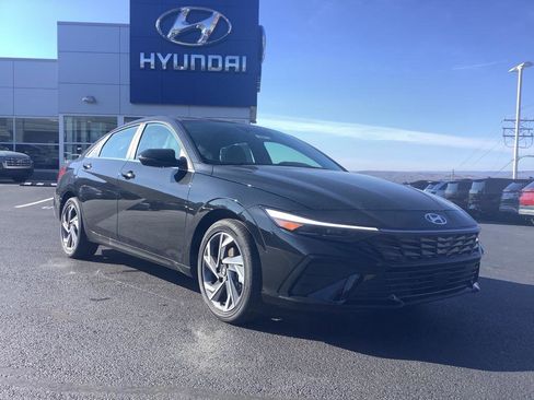 New 2025 Hyundai Elantra Limited image 1