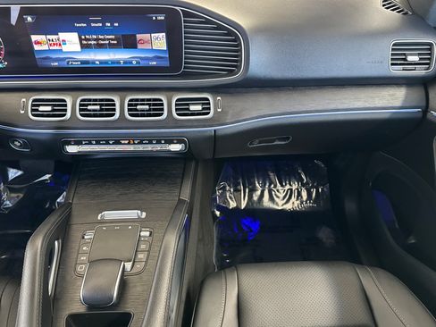 Used 2025 Mercedes-Benz GLE 450e 4MATIC image 33