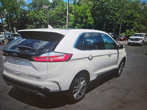 Used 2019 Ford Edge Titanium w/ Cold Weather Package AWD/4WD image 3