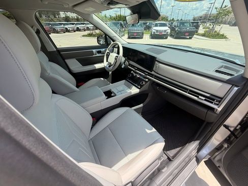 Used 2025 Hyundai Santa Fe SEL FWD image 28
