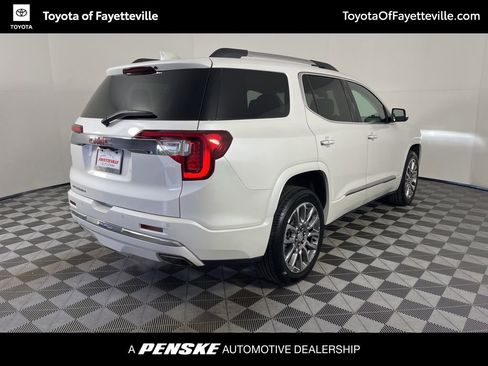 Used 2023 GMC Acadia Denali w/ Denali Ultimate Package FWD image 11
