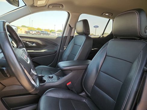 Used 2024 GMC Terrain SLT image 7