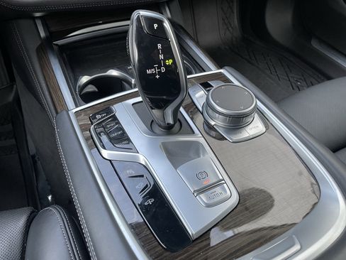 Used 2022 BMW 750i xDrive 750i xDrive image 20