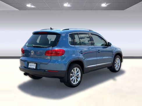 Used 2017 Volkswagen Tiguan Wolfsburg Edition AWD/4WD image 9
