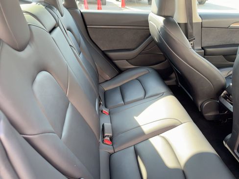 Used 2023 Tesla Model 3 Standard Range image 28