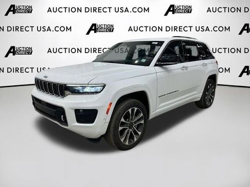 Used 2023 Jeep Grand Cherokee Overland AWD/4WD image 43