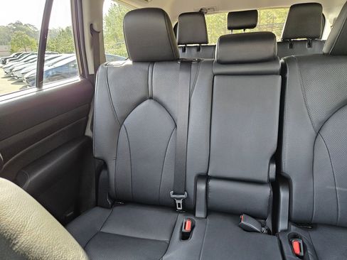 Used 2024 Toyota Grand Highlander Limited image 12