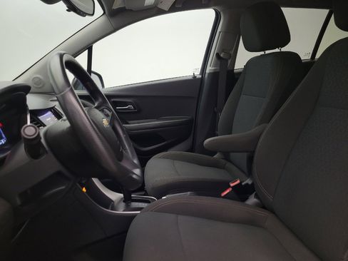 Used 2021 Chevrolet Trax LS w/ Tint and Cruise Package FWD image 17