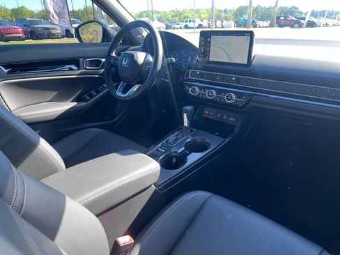 Used 2025 Honda Civic Sport image 13