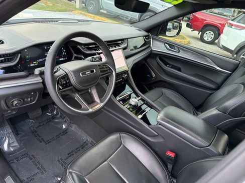 Used 2023 Jeep Grand Cherokee Overland AWD/4WD image 14