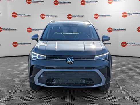 New 2026 Volkswagen Taos SE image 2