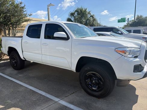 Used 2022 Toyota Tacoma SR AWD/4WD image 1